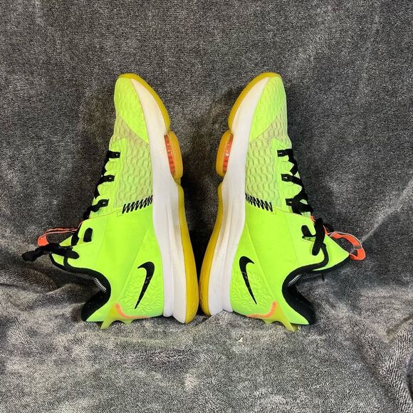 Nike LEBRON Witness V 5 GRINCH Men's Lime Glow Volt  sz 12 - Picture 6 of 8